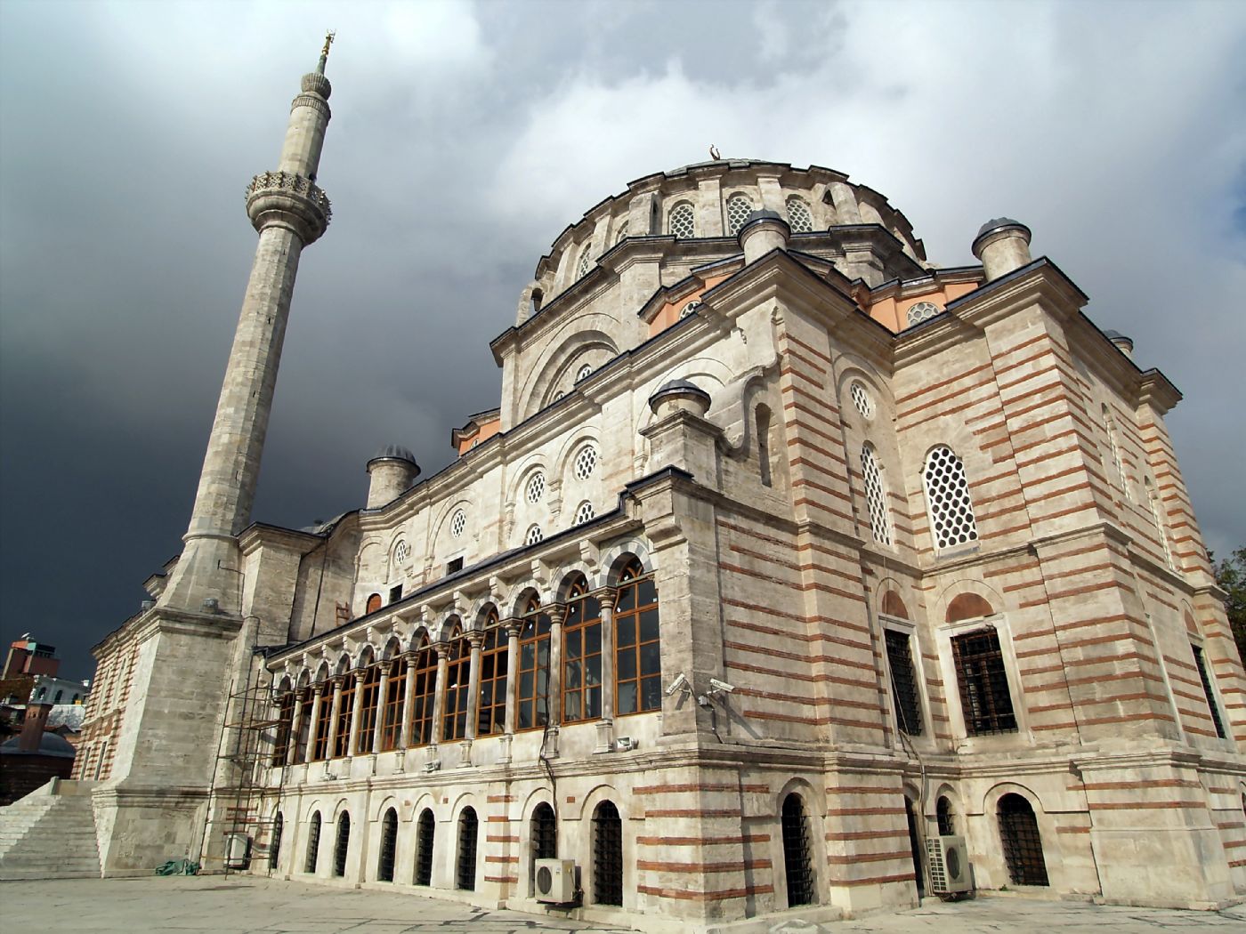 Travel Guide to the Heart of Istanbul from Laleli